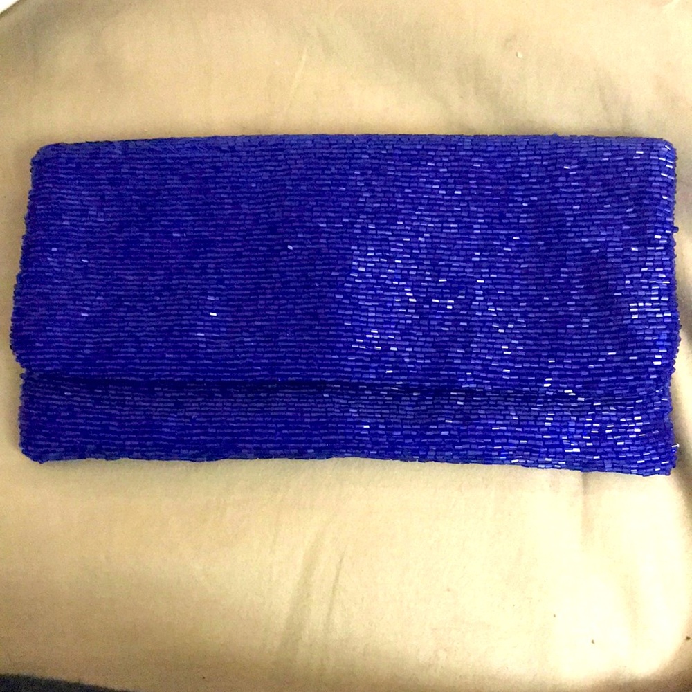 Vintage Moyna royal blue beaded clutch